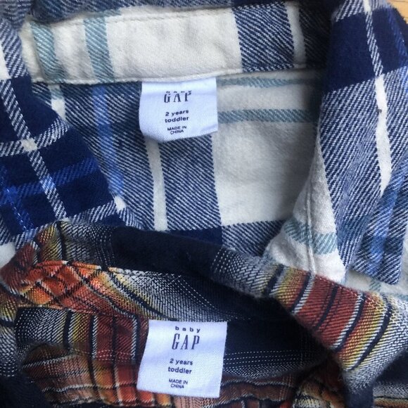 Gap Size 2T Flannel Bundle - Picture 3 of 6